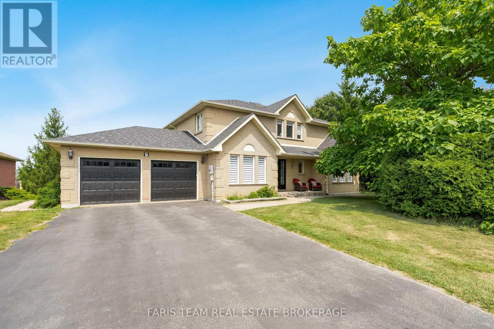 7 Golfview Boulevard, Bradford West Gwillimbury, Ontario  L3Z 2A6 - Photo 4 - N12603668