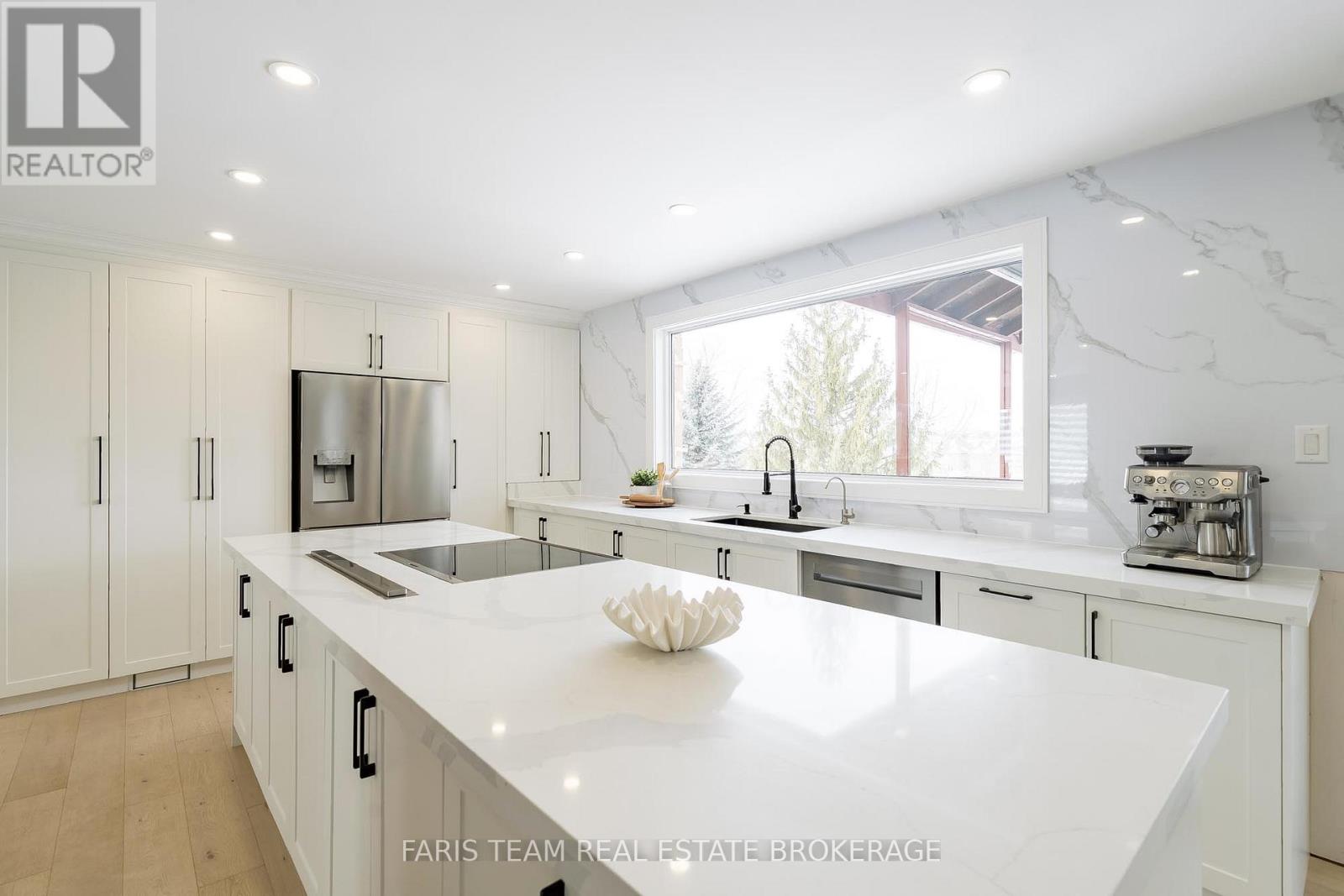 7 Golfview Boulevard, Bradford West Gwillimbury, Ontario  L3Z 2A6 - Photo 6 - N12603668