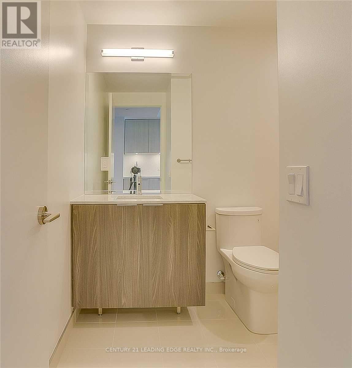 301 - 15 Queens Quay E, Toronto, Ontario  M5E 0C5 - Photo 7 - C12744878