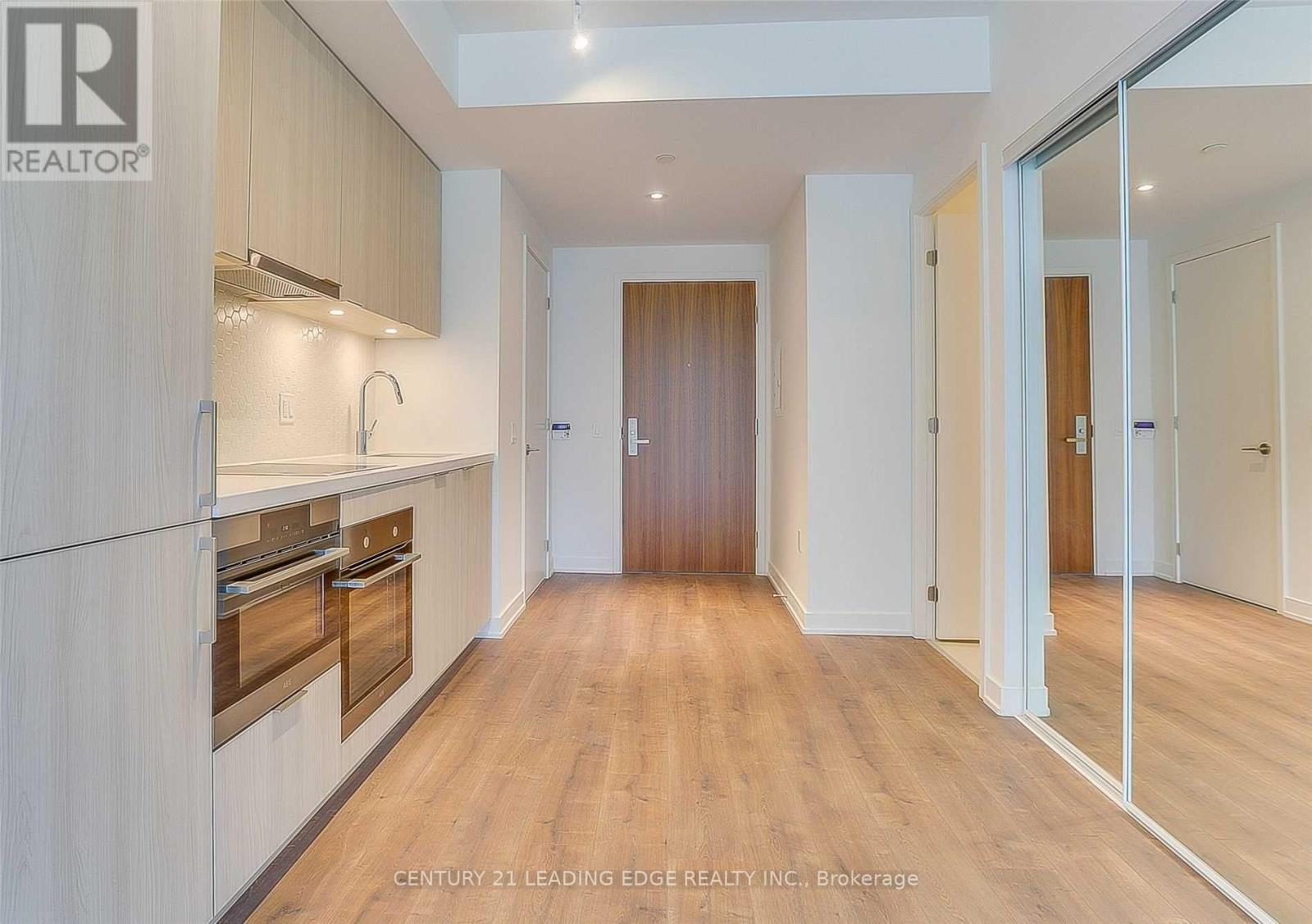 301 - 15 Queens Quay E, Toronto, Ontario  M5E 0C5 - Photo 9 - C12744878