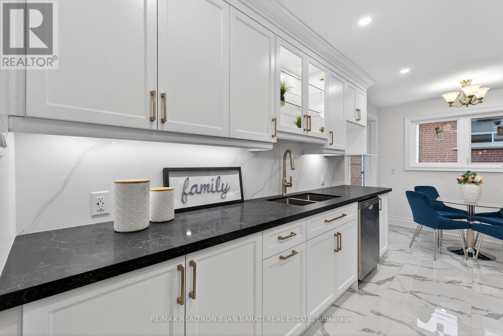 32 Colonnade Road, Toronto, Ontario  M2K 2L5 - Photo 25 - C12744888