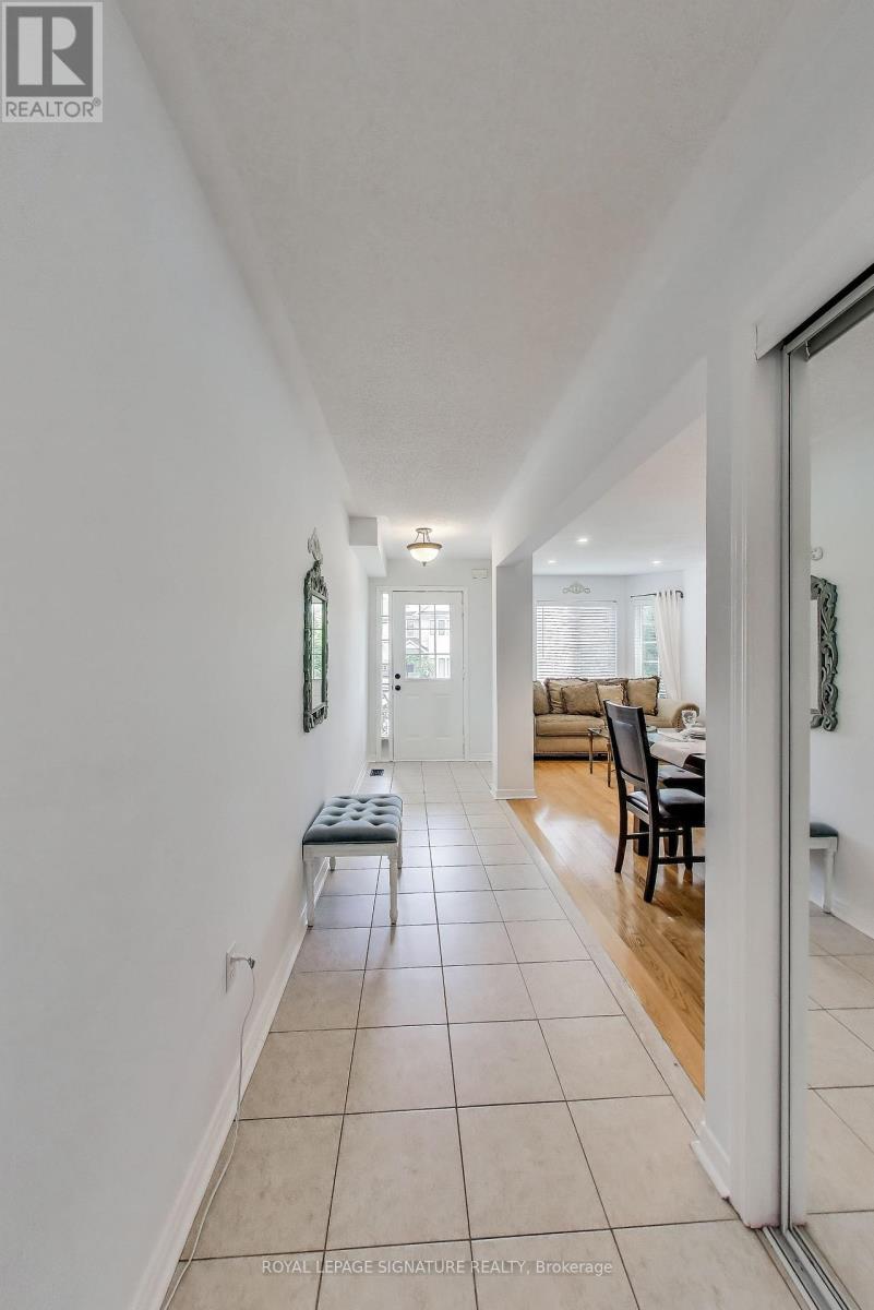 65 Red River Crescent, Newmarket, Ontario  L3X 2X2 - Photo 5 - N12744886