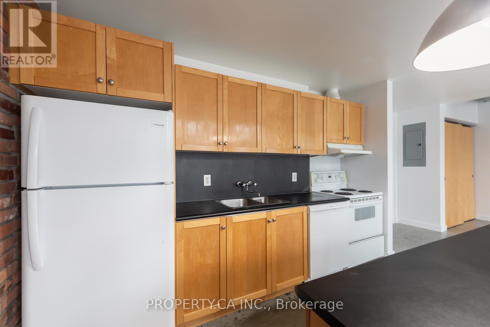 604 - 29 Camden Street, Toronto, Ontario  M5V 3N3 - Photo 7 - C12744834