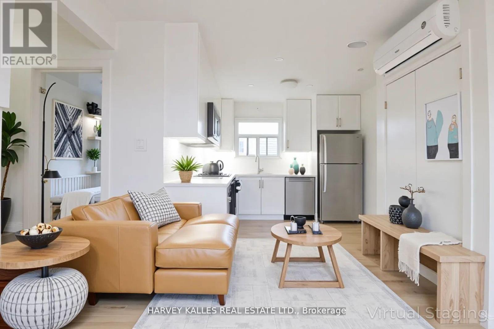 8 - 4 Benson Avenue, Mississauga, Ontario  L5H 2P2 - Photo 2 - W12744876