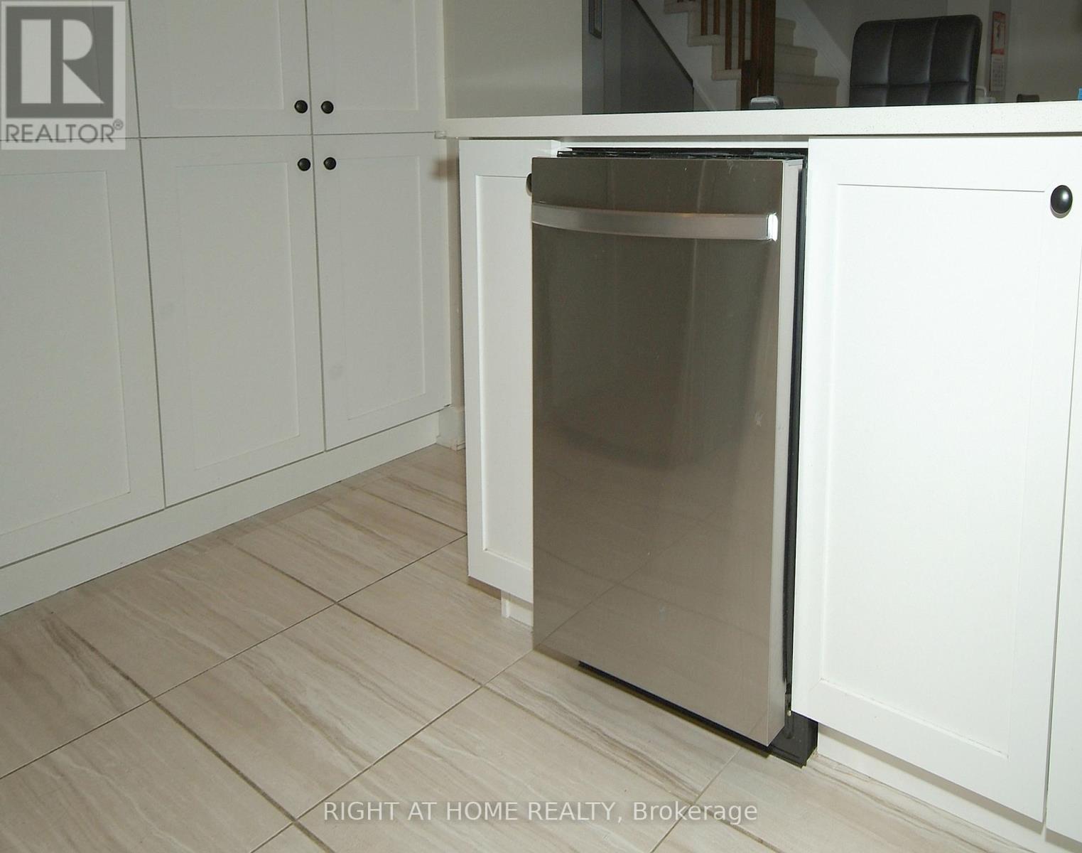 733 Twist Way, Ottawa, Ontario  K2V 0M9 - Photo 5 - X12728914