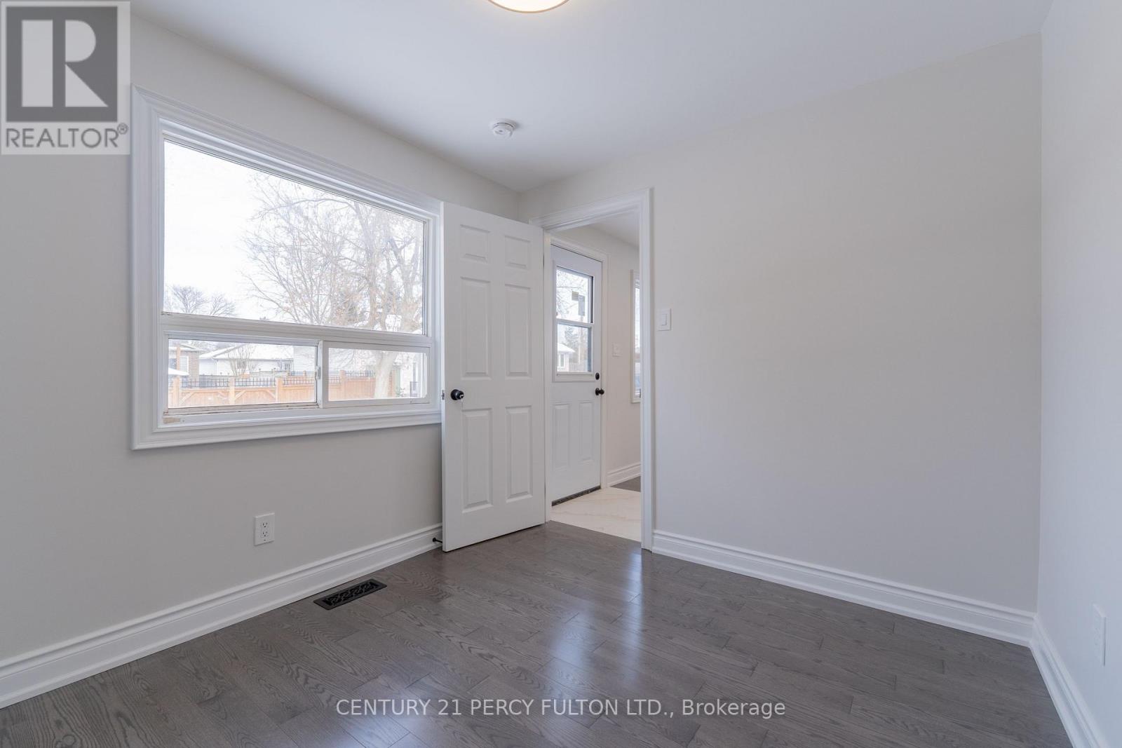 193 Cameron Crescent, Georgina, Ontario  L4P 2N7 - Photo 15 - N12733716