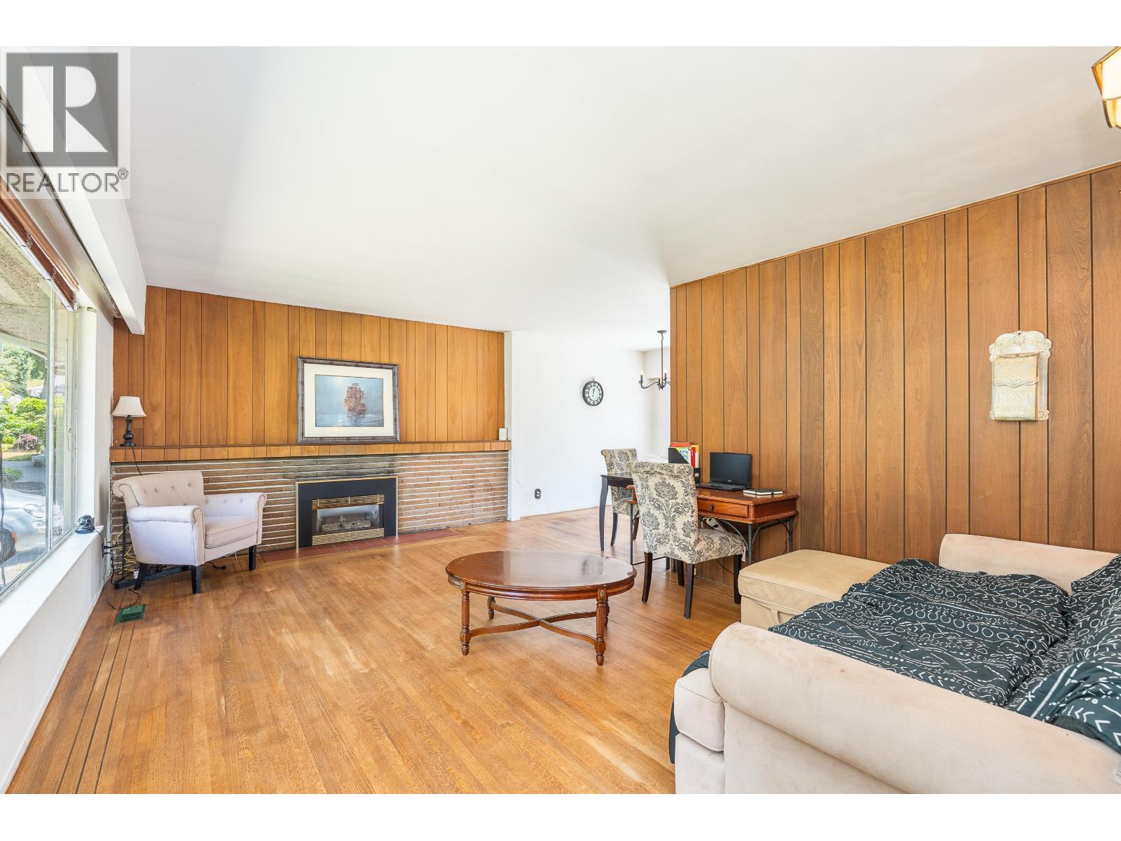 951 Canyon Boulevard, North Vancouver, British Columbia  V7R 2J9 - Photo 3 - R3075798