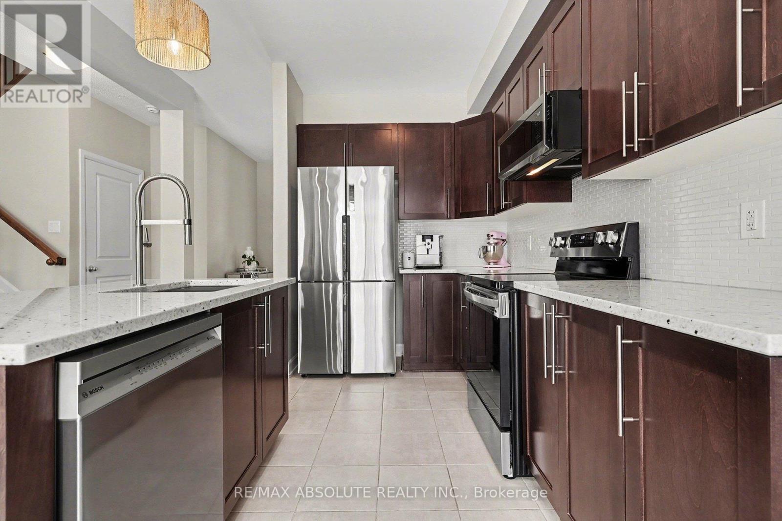 633 Geranium Walk, Ottawa, Ontario  K2S 2J3 - Photo 18 - X12744908