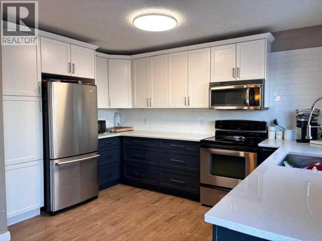 8210 104 Avenue, Peace River, Alberta  T8S 1X9 - Photo 8 - A2272074