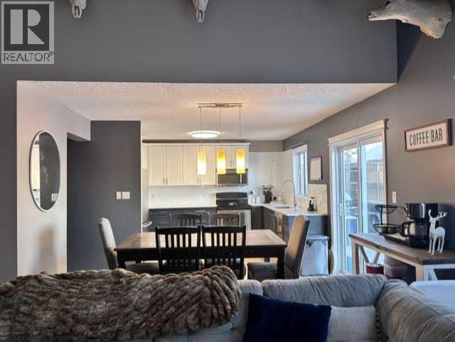 8210 104 Avenue, Peace River, Alberta  T8S 1X9 - Photo 13 - A2272074