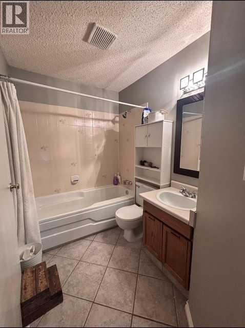 8210 104 Avenue, Peace River, Alberta  T8S 1X9 - Photo 34 - A2272074