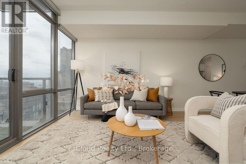 4706 - 832 Bay Street, Toronto, Ontario  M5S 1Z6 - Photo 15 - C12744934