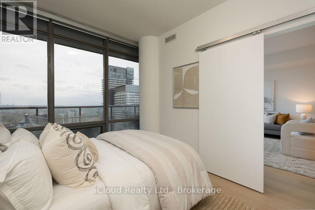 4706 - 832 Bay Street, Toronto, Ontario  M5S 1Z6 - Photo 17 - C12744934