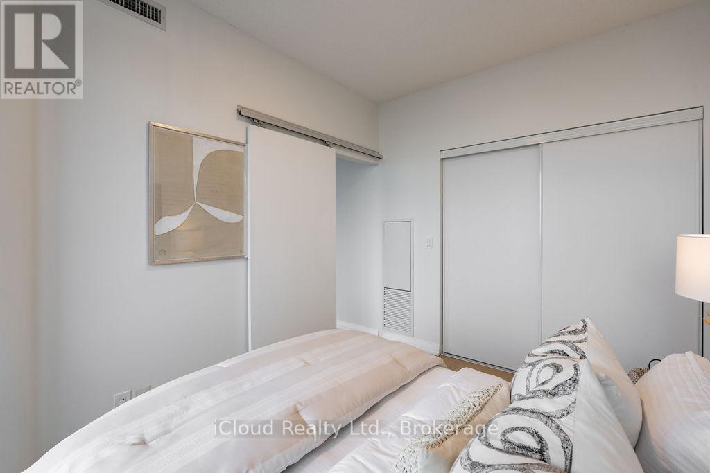 4706 - 832 Bay Street, Toronto, Ontario  M5S 1Z6 - Photo 18 - C12744934