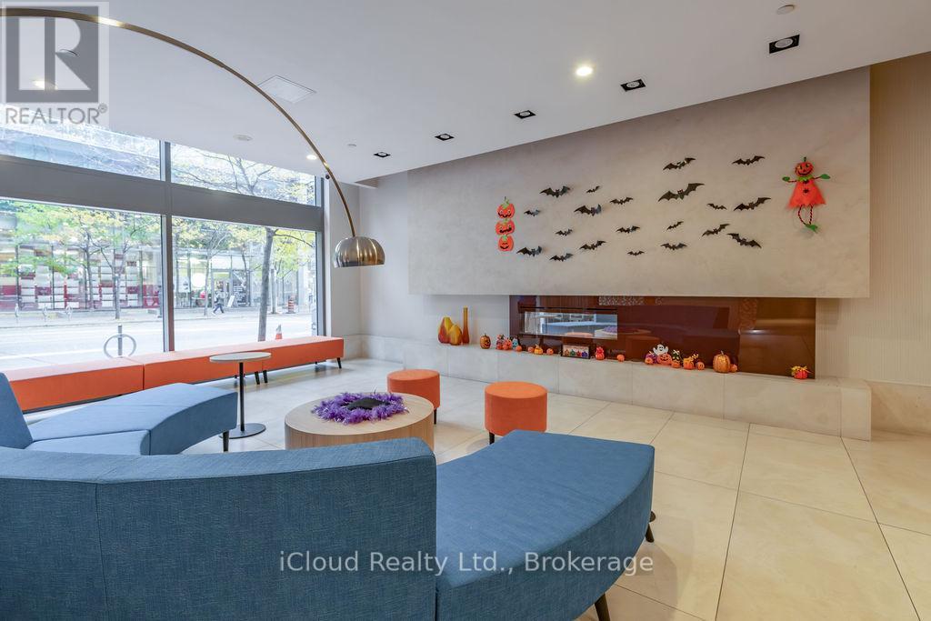 4706 - 832 Bay Street, Toronto, Ontario  M5S 1Z6 - Photo 3 - C12744934