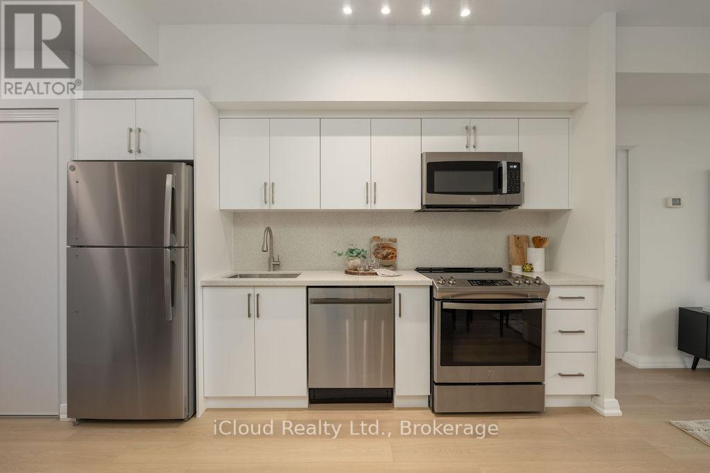 4706 - 832 Bay Street, Toronto, Ontario  M5S 1Z6 - Photo 9 - C12744934