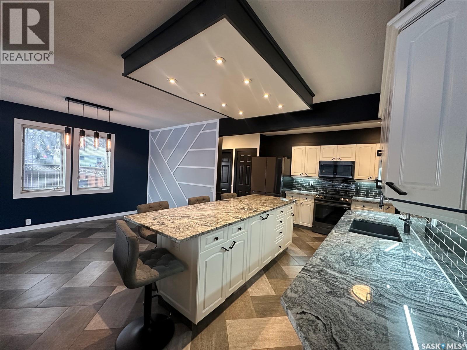 801 5th Avenue, Whitewood, Saskatchewan  S0G 5C0 - Photo 3 - SK027731