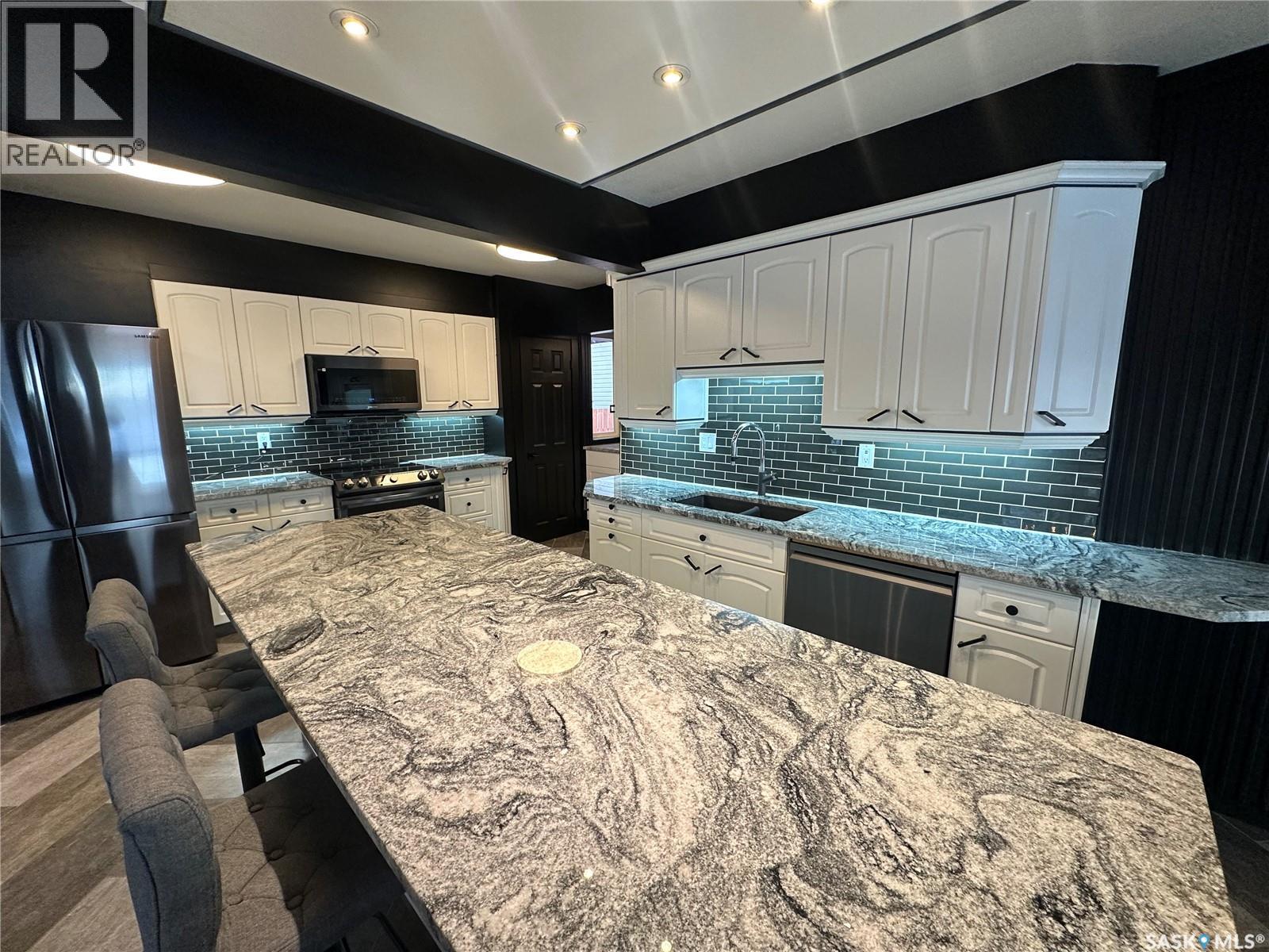 801 5th Avenue, Whitewood, Saskatchewan  S0G 5C0 - Photo 6 - SK027731