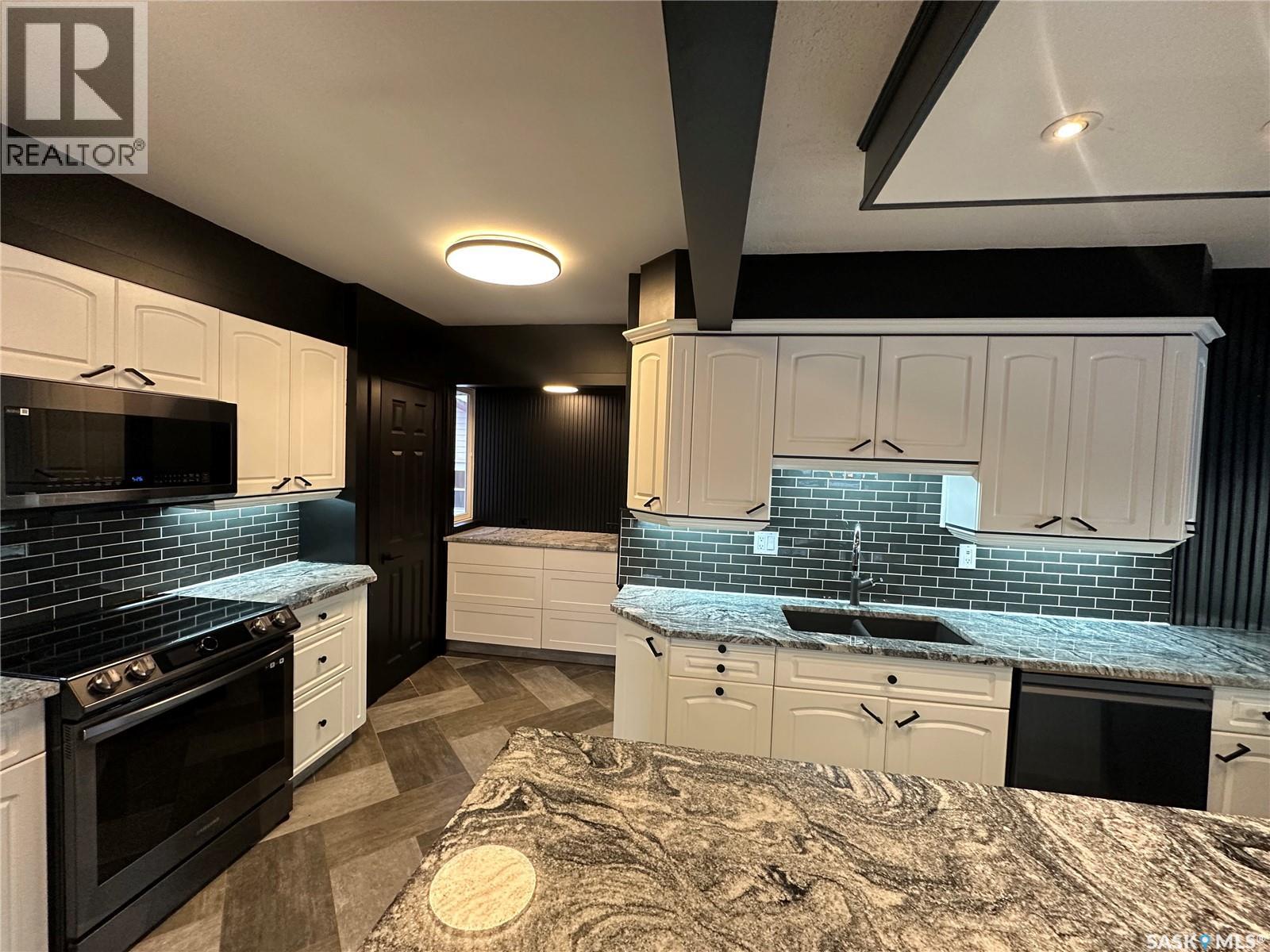 801 5th Avenue, Whitewood, Saskatchewan  S0G 5C0 - Photo 9 - SK027731