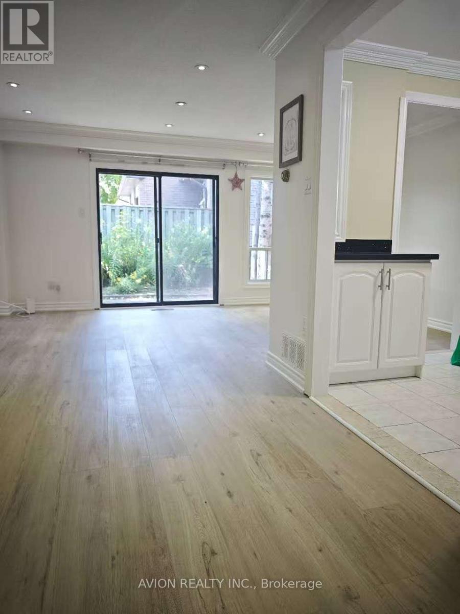 Upper - 55 - 1131 Sandhurst Circle, Toronto, Ontario  M1V 1V5 - Photo 4 - E12744924