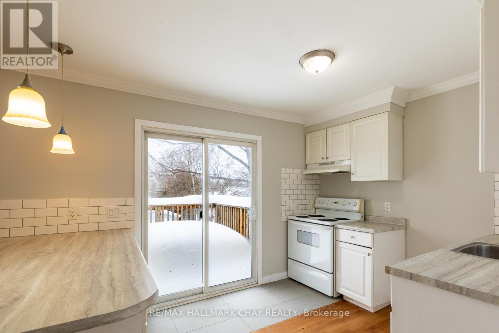 2 - 209 Oxford Street, Orillia, Ontario  L3V 1H6 - Photo 4 - S12744944