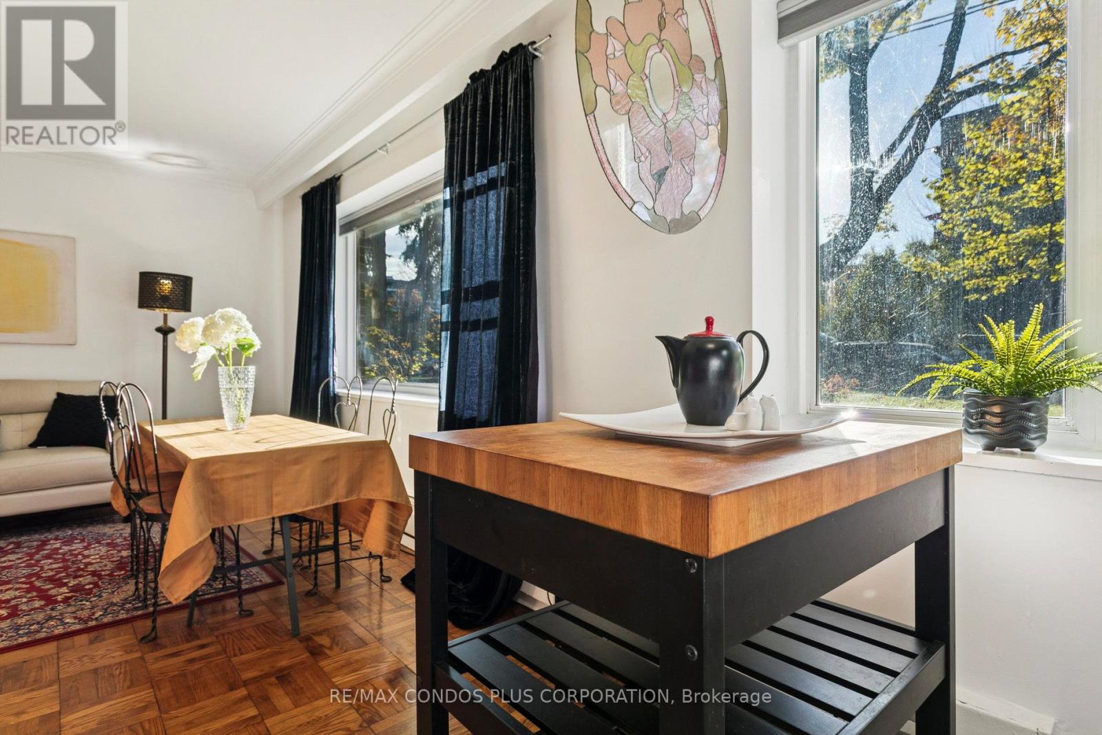 101 - 185 Stephen Drive W, Toronto (Stonegate-Queensway), Ontario  M8Y 3N5 - Photo 27 - W12569032