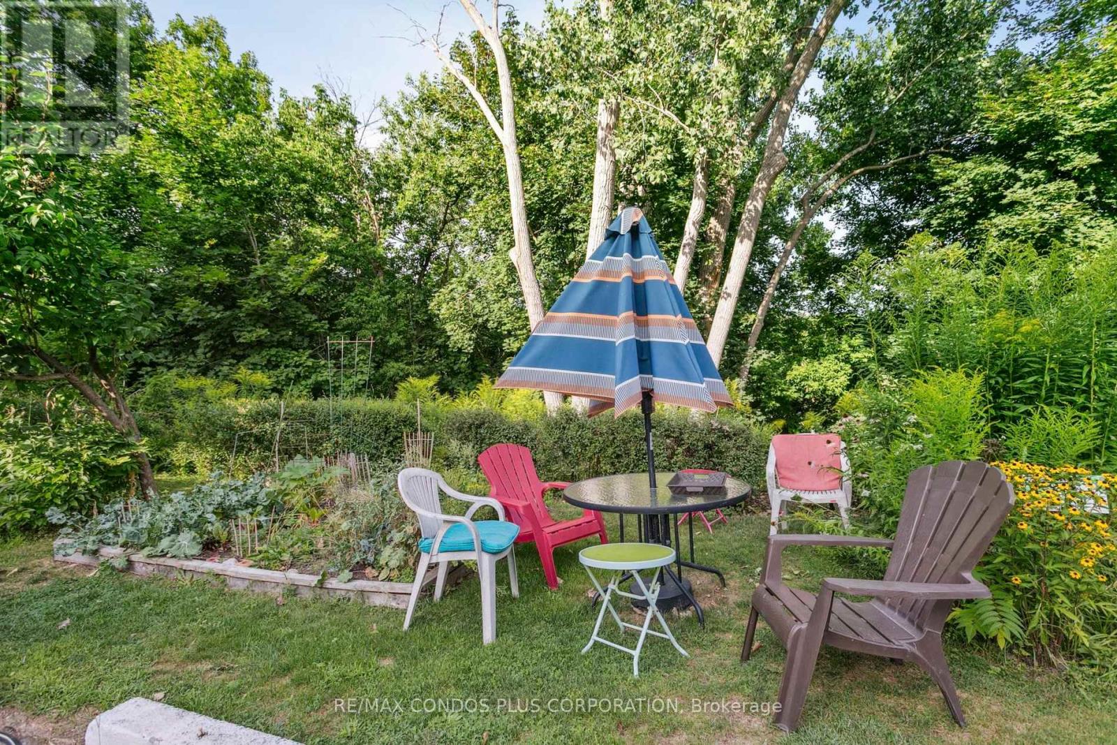 101 - 185 Stephen Drive W, Toronto (Stonegate-Queensway), Ontario  M8Y 3N5 - Photo 34 - W12569032