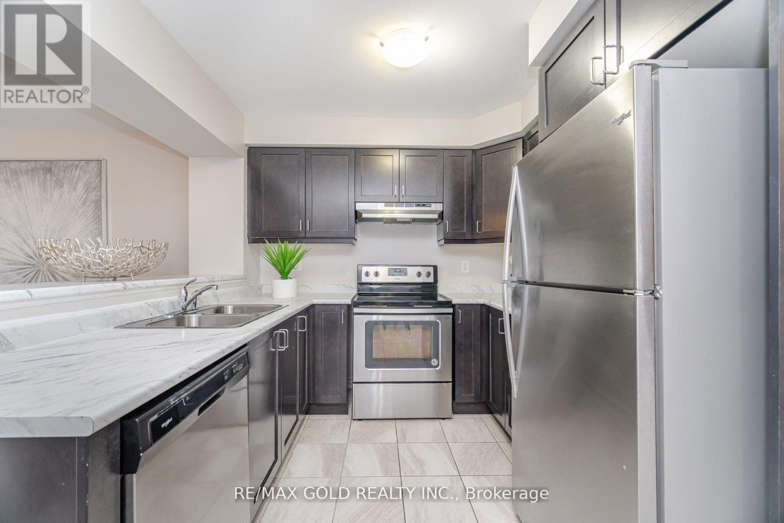 75 Baycliffe Crescent, Brampton, Ontario  L7A 3Z1 - Photo 10 - W12744918