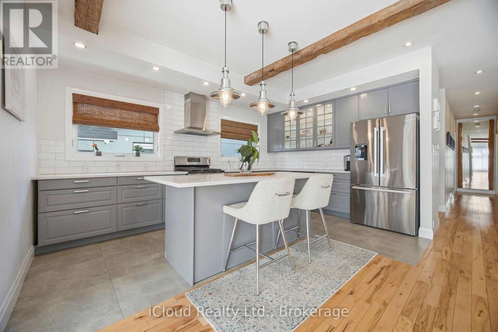 1061 Johnathan Drive, Mississauga, Ontario  L4Y 1J9 - Photo 12 - W12744942