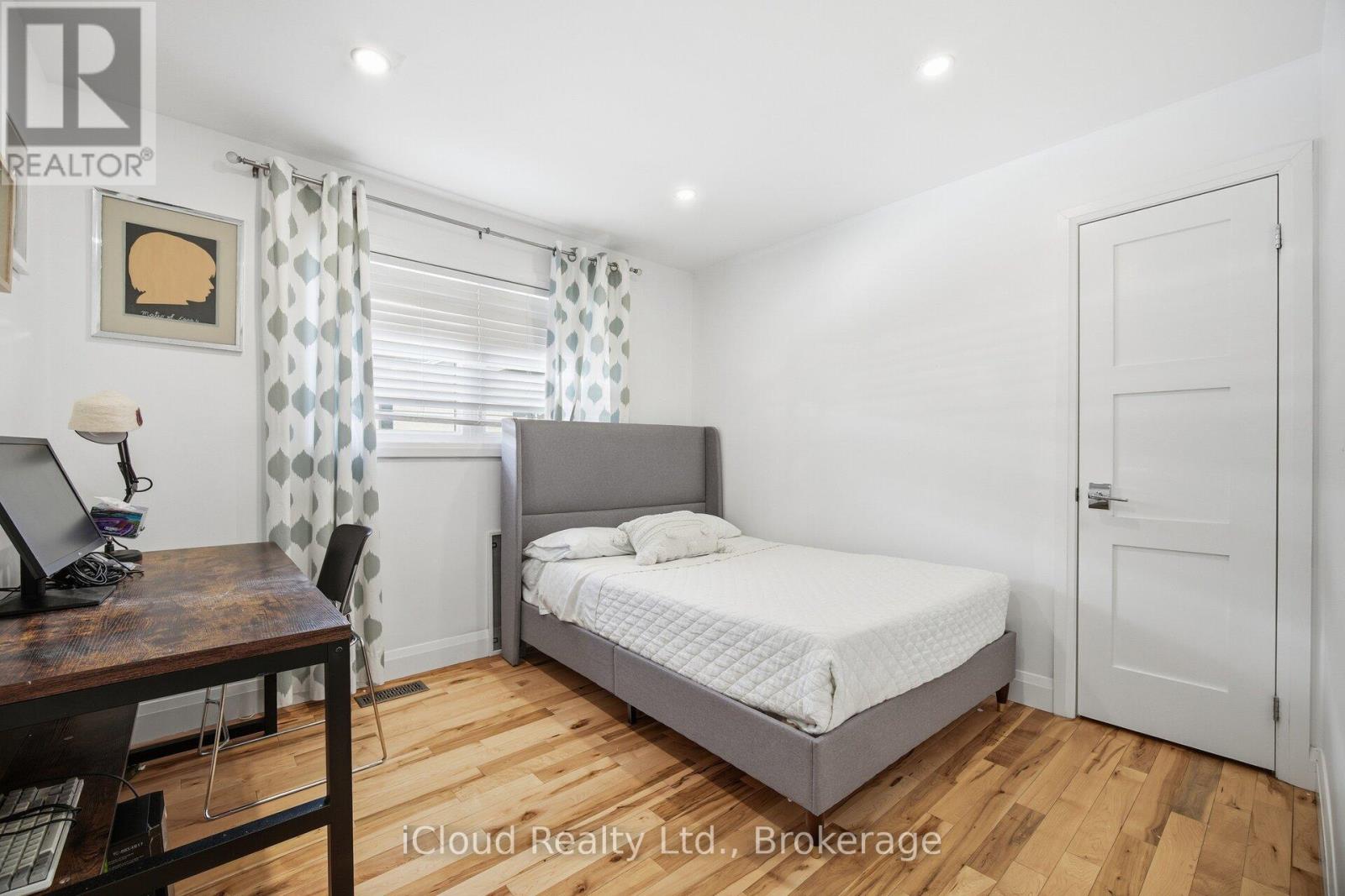 1061 Johnathan Drive, Mississauga, Ontario  L4Y 1J9 - Photo 30 - W12744942