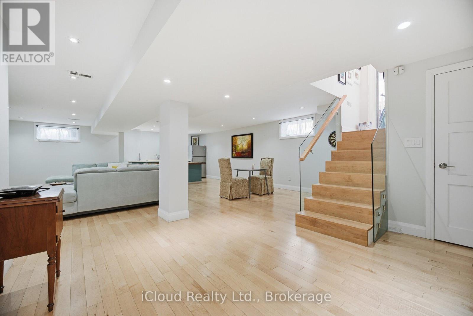 1061 Johnathan Drive, Mississauga, Ontario  L4Y 1J9 - Photo 33 - W12744942