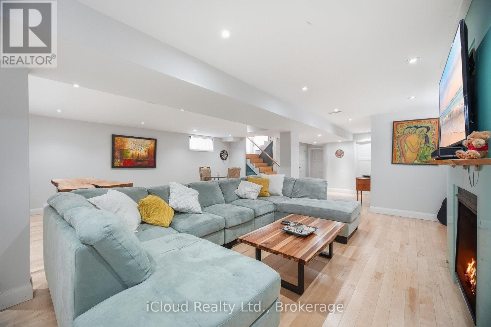 1061 Johnathan Drive, Mississauga, Ontario  L4Y 1J9 - Photo 34 - W12744942