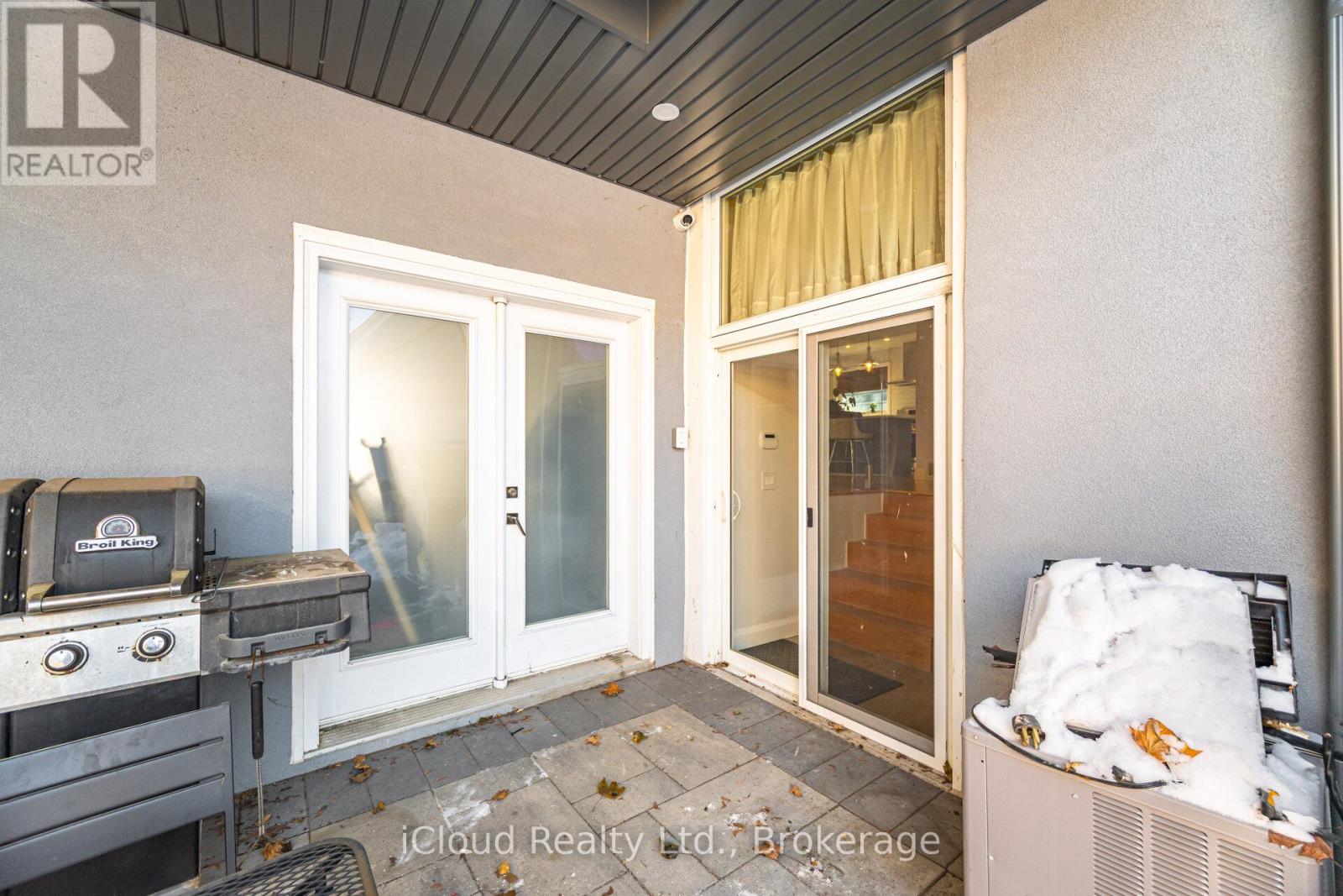 1061 Johnathan Drive, Mississauga, Ontario  L4Y 1J9 - Photo 48 - W12744942