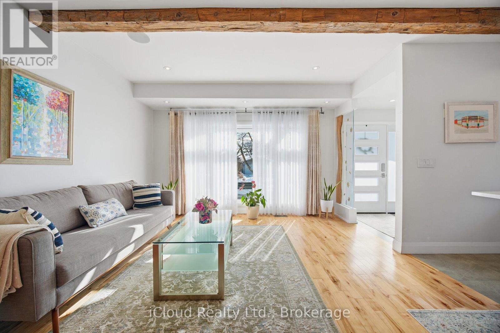 1061 Johnathan Drive, Mississauga, Ontario  L4Y 1J9 - Photo 8 - W12744942