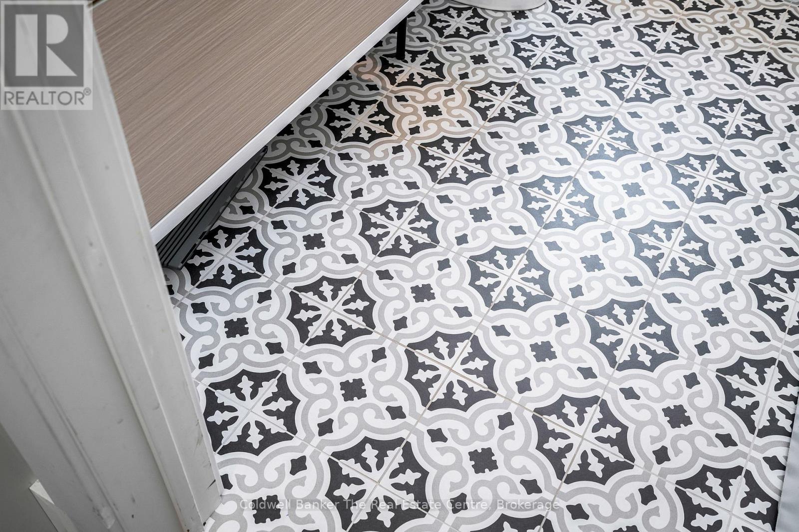 14 Langevin Drive, Wasaga Beach, Ontario  L9Z 1C6 - Photo 38 - S12560692