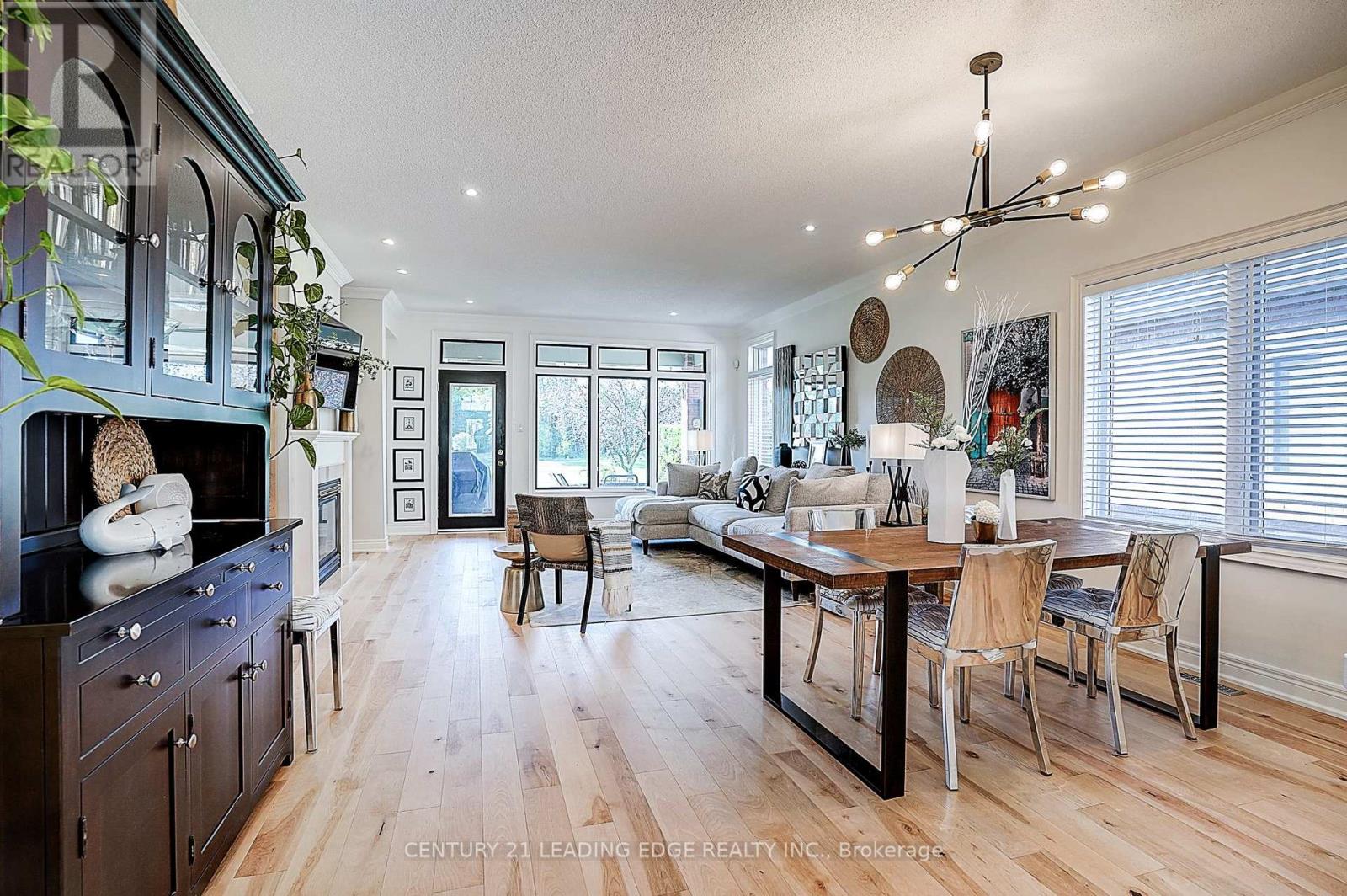 106 Couples Gallery, Whitchurch-Stouffville, Ontario  L4A 1M8 - Photo 17 - N12397177