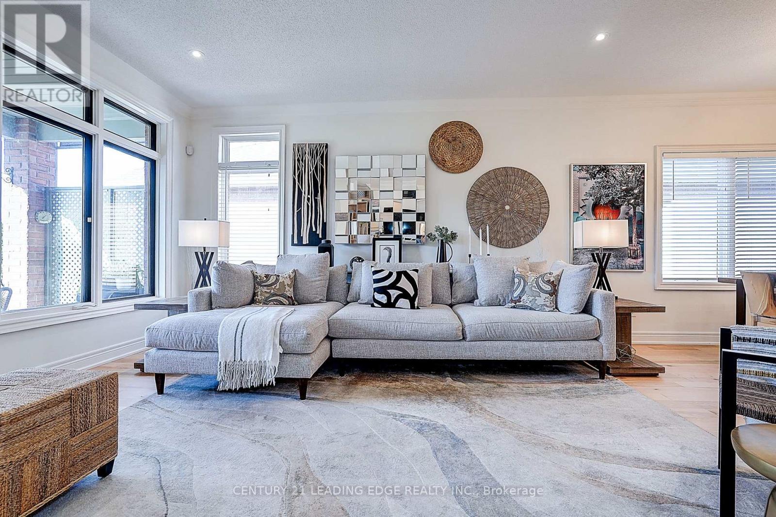 106 Couples Gallery, Whitchurch-Stouffville, Ontario  L4A 1M8 - Photo 21 - N12397177