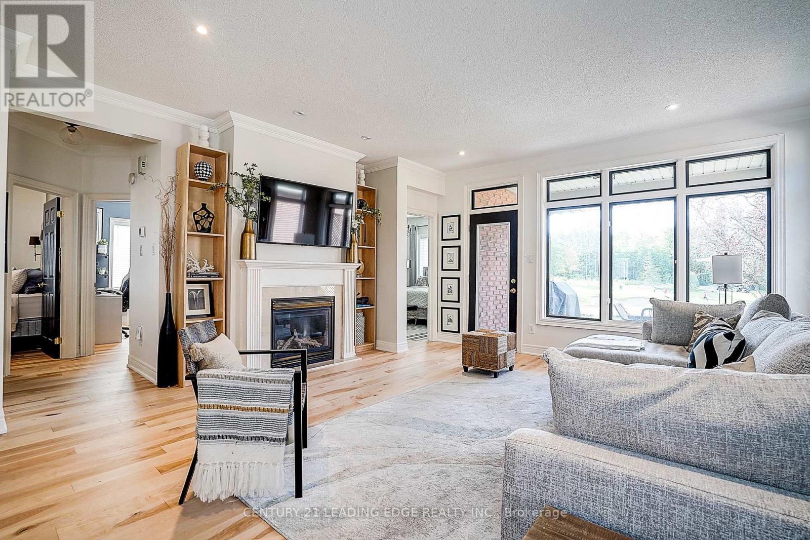 106 Couples Gallery, Whitchurch-Stouffville, Ontario  L4A 1M8 - Photo 24 - N12397177