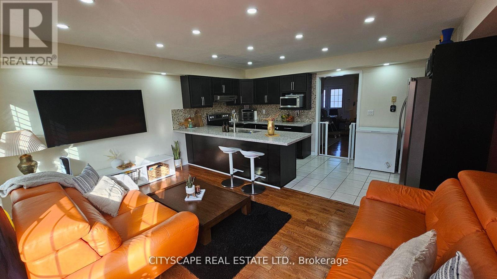 1408 Quest Circle, Mississauga, Ontario  L5N 8B4 - Photo 7 - W12477362