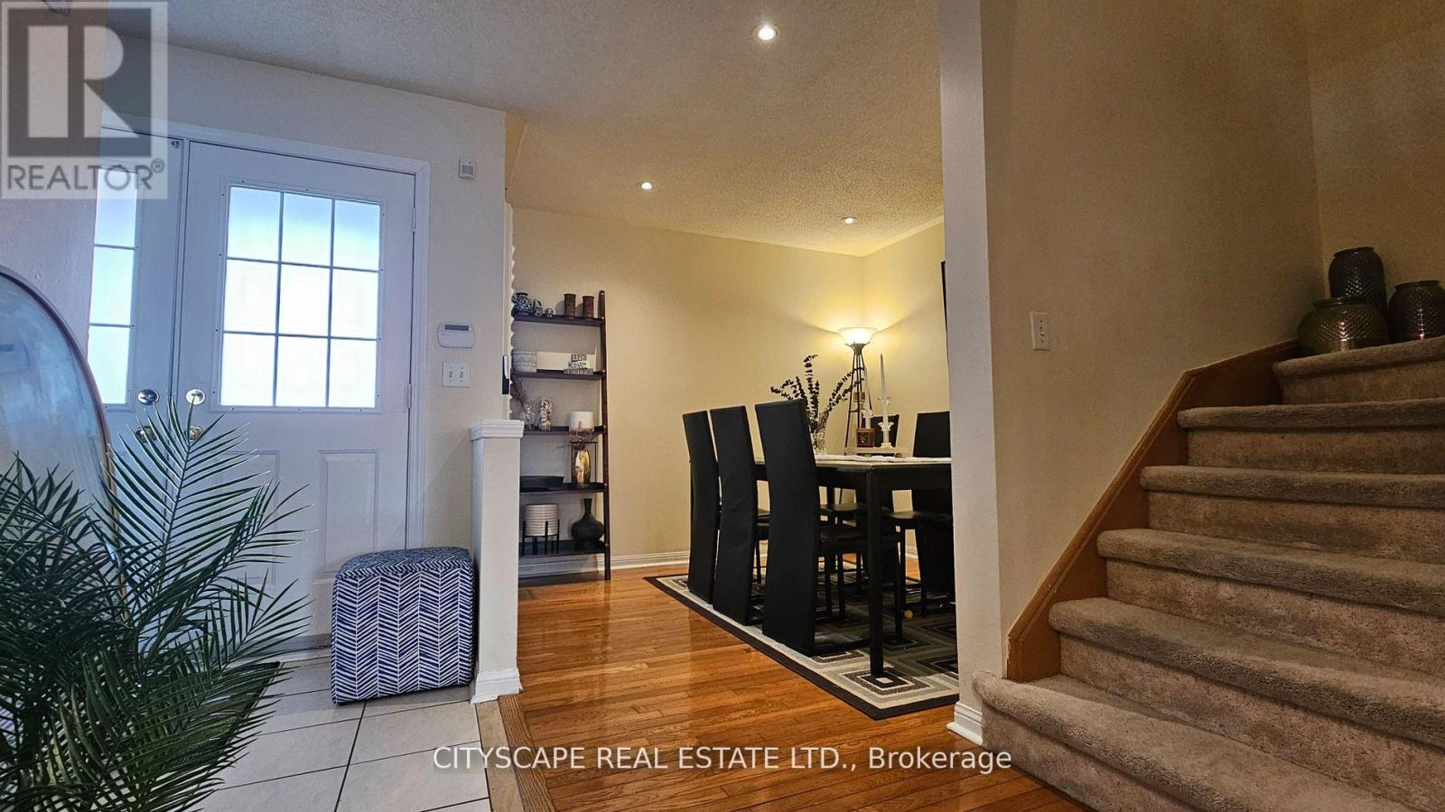 1408 Quest Circle, Mississauga, Ontario  L5N 8B4 - Photo 3 - W12477362