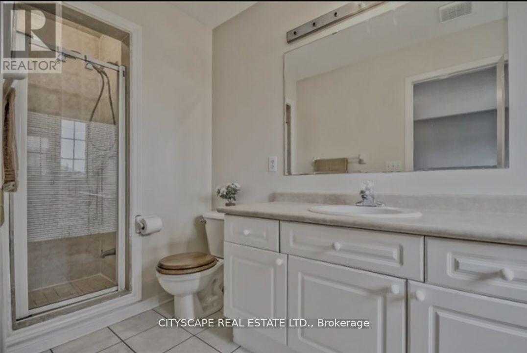 1408 Quest Circle, Mississauga, Ontario  L5N 8B4 - Photo 20 - W12477362