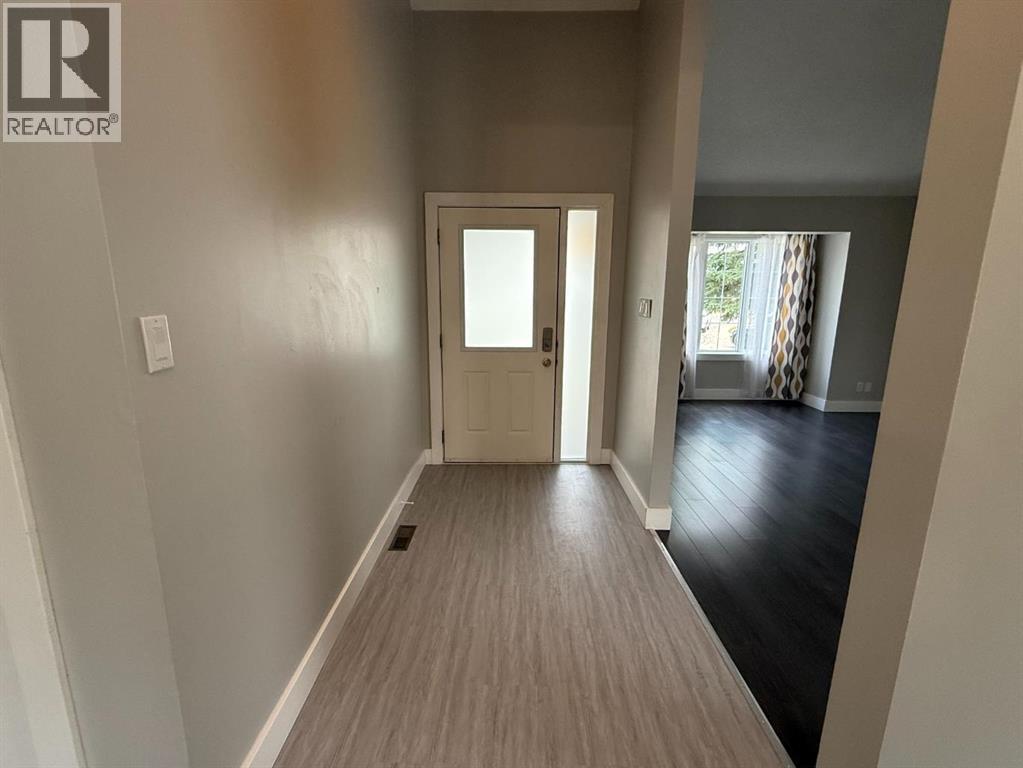 62 Wedow Drive, Whitecourt, Alberta  T7S 1B7 - Photo 2 - A2259101