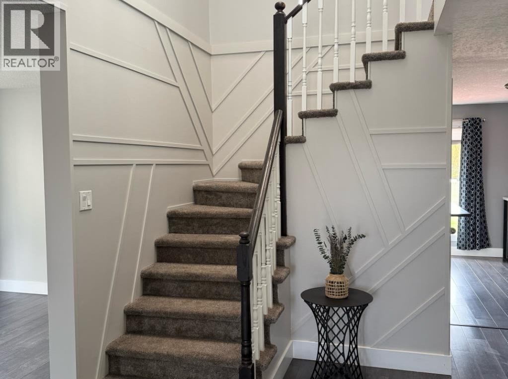 62 Wedow Drive, Whitecourt, Alberta  T7S 1B7 - Photo 3 - A2259101