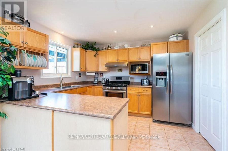 79 Donker Drive, St. Thomas, Ontario  N5P 4L2 - Photo 11 - X12745008