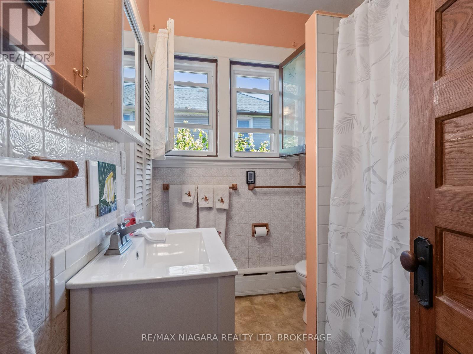 4722 Ryerson Crescent, Niagara Falls, Ontario  L2E 1E5 - Photo 17 - X12744978