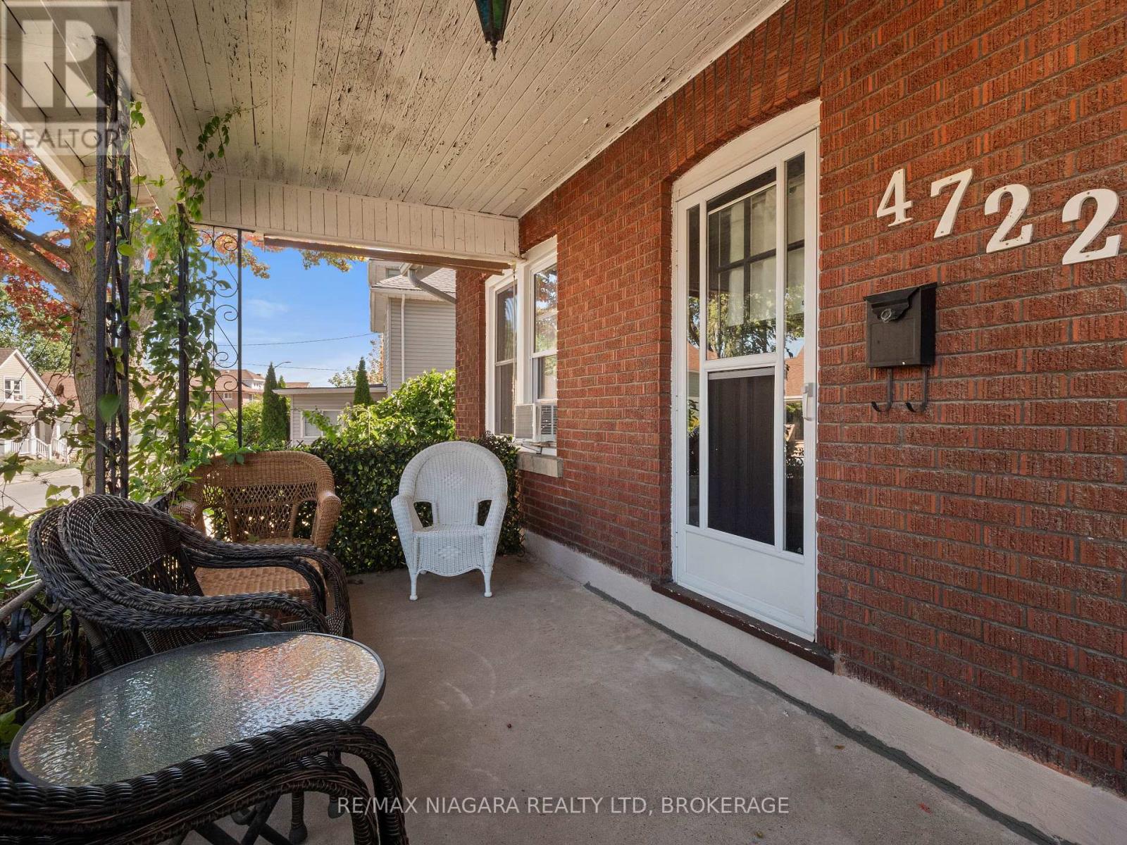 4722 Ryerson Crescent, Niagara Falls, Ontario  L2E 1E5 - Photo 5 - X12744978