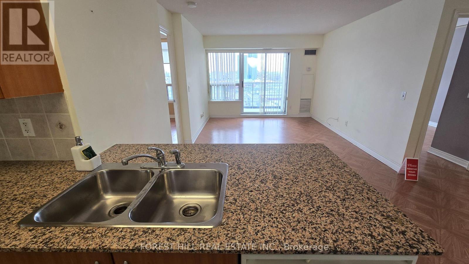 1216 - 50 Disera Drive, Vaughan, Ontario  L4J 9E9 - Photo 9 - N12739384