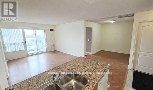 1216 - 50 Disera Drive, Vaughan, Ontario  L4J 9E9 - Photo 8 - N12739384