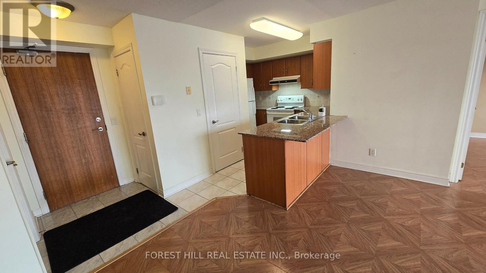 1216 - 50 Disera Drive, Vaughan, Ontario  L4J 9E9 - Photo 6 - N12739384