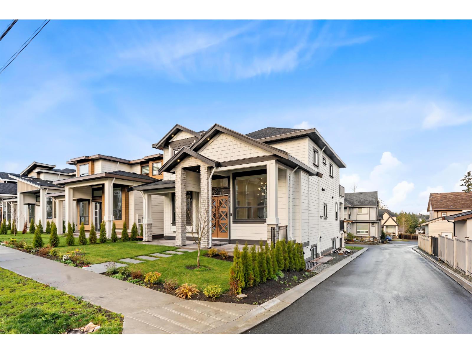 14177 60a Avenue, Surrey, British Columbia  V3X 1C3 - Photo 3 - R3072097